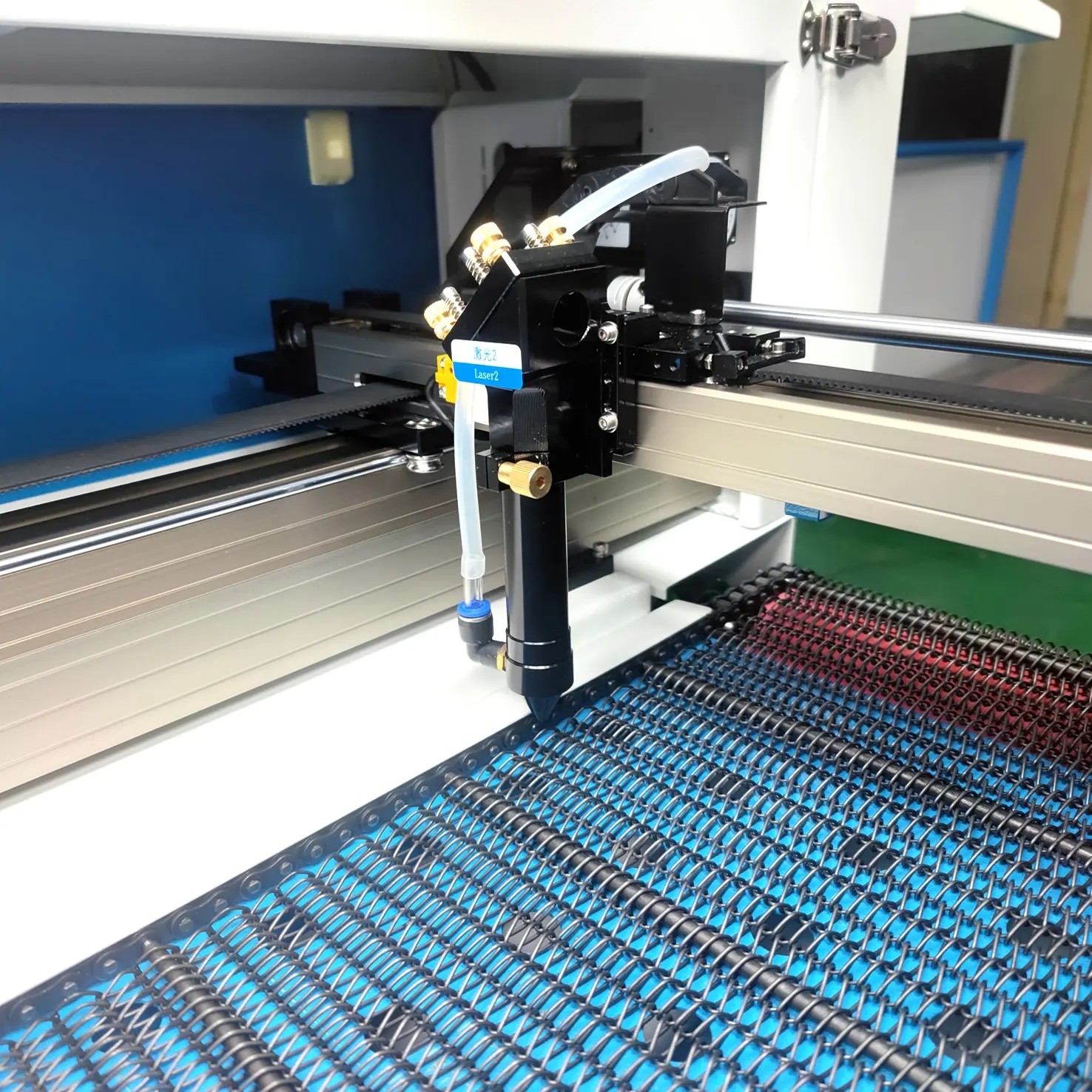 Top Quality Cut Laser Fabric Printed Sublimation Fabric Laser Cutting Machine With 2 Asynchronous Cu / 1